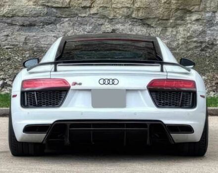 Белый Ауди Р8, объемом двигателя 5.2 л и пробегом 32 тыс. км за 120000 $, фото 6 на Automoto.ua