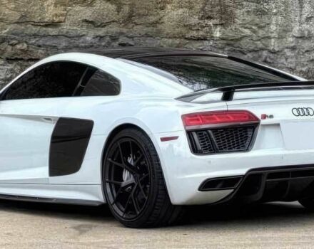 Белый Ауди Р8, объемом двигателя 5.2 л и пробегом 32 тыс. км за 120000 $, фото 5 на Automoto.ua