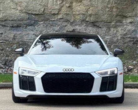 Белый Ауди Р8, объемом двигателя 5.2 л и пробегом 32 тыс. км за 120000 $, фото 1 на Automoto.ua