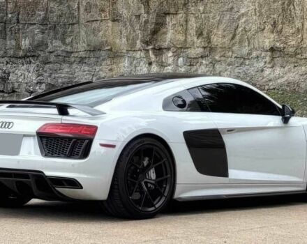 Белый Ауди Р8, объемом двигателя 5.2 л и пробегом 32 тыс. км за 120000 $, фото 7 на Automoto.ua