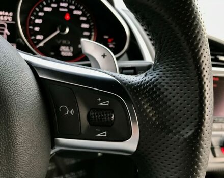 Сірий Ауді R8, об'ємом двигуна 5.2 л та пробігом 13 тис. км за 94900 $, фото 67 на Automoto.ua