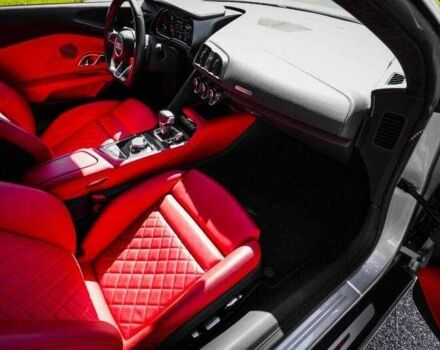 Серый Ауди Р8, объемом двигателя 5.2 л и пробегом 27 тыс. км за 57000 $, фото 14 на Automoto.ua