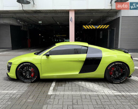 Зелений Ауді R8, об'ємом двигуна 4.2 л та пробігом 100 тис. км за 36000 $, фото 6 на Automoto.ua