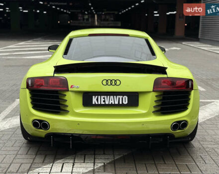 Зелений Ауді R8, об'ємом двигуна 4.2 л та пробігом 100 тис. км за 36000 $, фото 4 на Automoto.ua