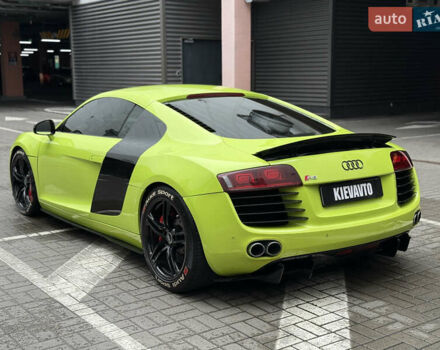 Зелений Ауді R8, об'ємом двигуна 4.2 л та пробігом 100 тис. км за 36000 $, фото 5 на Automoto.ua