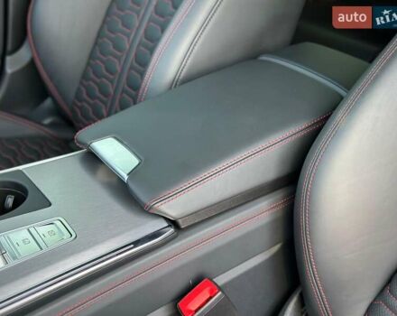 Чорний Ауді РС6, об'ємом двигуна 4 л та пробігом 22 тис. км за 139900 $, фото 84 на Automoto.ua