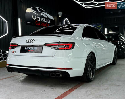 Білий Ауді С4, об'ємом двигуна 3 л та пробігом 110 тис. км за 26500 $, фото 7 на Automoto.ua