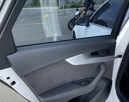 Білий Ауді S4, об'ємом двигуна 3 л та пробігом 144 тис. км за 35000 $, фото 11 на Automoto.ua