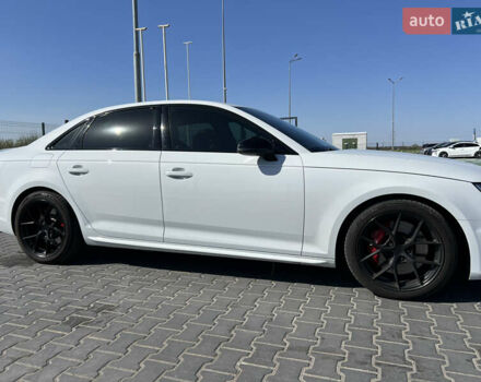 Белый Ауди С4, объемом двигателя 3 л и пробегом 110 тыс. км за 29000 $, фото 3 на Automoto.ua