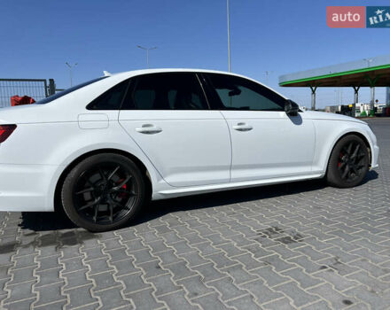 Белый Ауди С4, объемом двигателя 3 л и пробегом 110 тыс. км за 29000 $, фото 2 на Automoto.ua