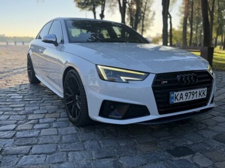 Белый Ауди С4, объемом двигателя 3 л и пробегом 208 тыс. км за 21588 $, фото 1 на Automoto.ua