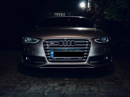 Ауди С4 2014 в Киеве на Automoto.ua Бежевый Ауди С4, объемом двигателя 3 л и пробегом 215 тыс. км за 14000 $, фото 1 на Automoto.ua