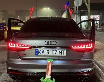 Серый Ауди С4, объемом двигателя 3 л и пробегом 25 тыс. км за 49000 $, фото 3 на Automoto.ua
