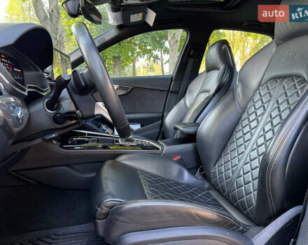 Серый Ауди С4, объемом двигателя 3 л и пробегом 32 тыс. км за 42840 $, фото 24 на Automoto.ua