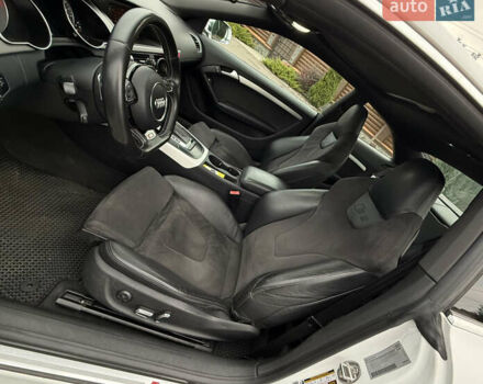 Білий Ауді S5, об'ємом двигуна 3 л та пробігом 172 тис. км за 12999 $, фото 12 на Automoto.ua