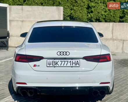 Білий Ауді S5, об'ємом двигуна 3 л та пробігом 130 тис. км за 33500 $, фото 8 на Automoto.ua