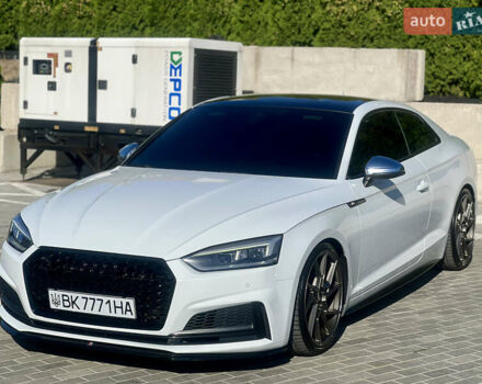 Білий Ауді S5, об'ємом двигуна 3 л та пробігом 130 тис. км за 33500 $, фото 4 на Automoto.ua