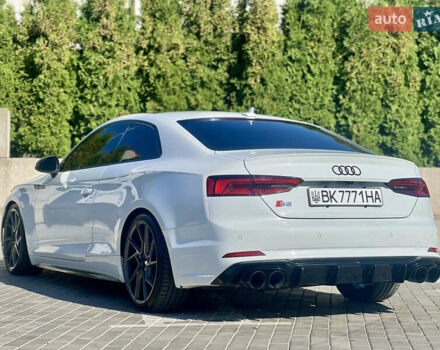 Білий Ауді S5, об'ємом двигуна 3 л та пробігом 130 тис. км за 33500 $, фото 7 на Automoto.ua