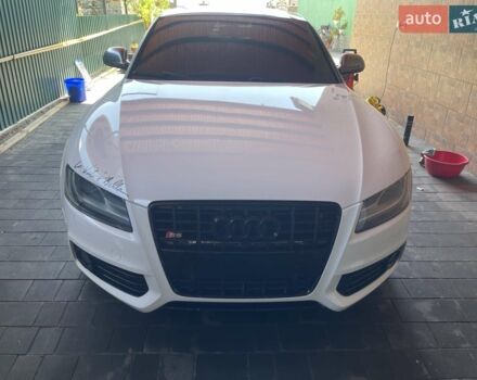 Білий Ауді S5, об'ємом двигуна 4.2 л та пробігом 217 тис. км за 18000 $, фото 1 на Automoto.ua