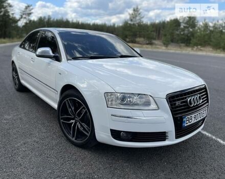 Білий Ауді S8, об'ємом двигуна 5.2 л та пробігом 130 тис. км за 15500 $, фото 4 на Automoto.ua