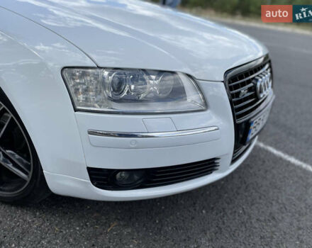 Білий Ауді S8, об'ємом двигуна 5.2 л та пробігом 140 тис. км за 17000 $, фото 13 на Automoto.ua