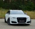 Белый Ауди С8, объемом двигателя 4 л и пробегом 30 тыс. км за 80000 $, фото 2 на Automoto.ua