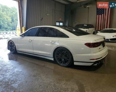 Белый Ауди С8, объемом двигателя 4 л и пробегом 98 тыс. км за 33000 $, фото 1 на Automoto.ua