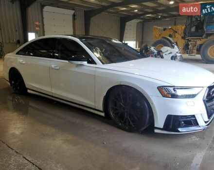 Белый Ауди С8, объемом двигателя 4 л и пробегом 98 тыс. км за 33000 $, фото 3 на Automoto.ua