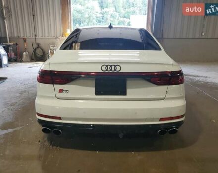 Белый Ауди С8, объемом двигателя 4 л и пробегом 98 тыс. км за 33000 $, фото 5 на Automoto.ua