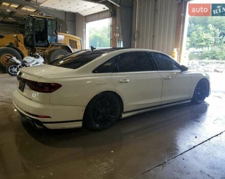 Белый Ауди С8, объемом двигателя 4 л и пробегом 98 тыс. км за 33000 $, фото 2 на Automoto.ua