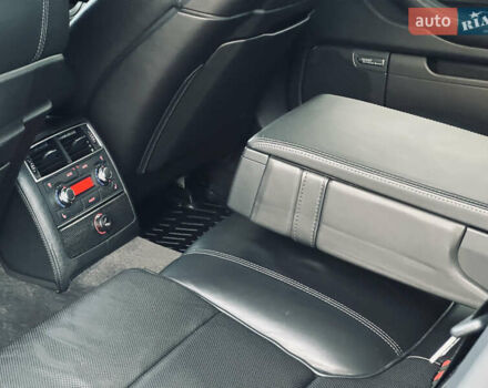 Ауди С8 2007 в Киеве на Automoto.ua Черный Ауди С8, объемом двигателя 5.2 л и пробегом 150 тыс. км за 14990 $, фото 48 на Automoto.ua