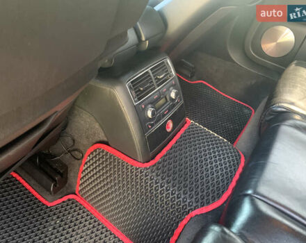 Черный Ауди С8, объемом двигателя 5.2 л и пробегом 270 тыс. км за 12999 $, фото 17 на Automoto.ua