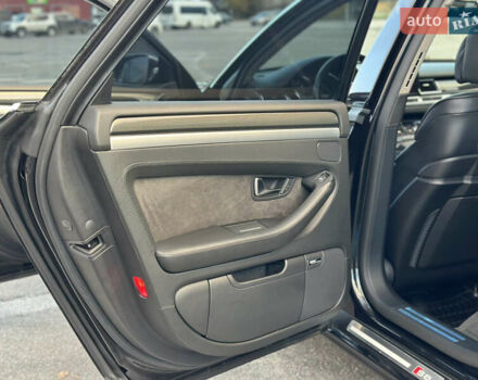 Ауди С8 2007 в Киеве на Automoto.ua Черный Ауди С8, объемом двигателя 5.2 л и пробегом 150 тыс. км за 14990 $, фото 57 на Automoto.ua