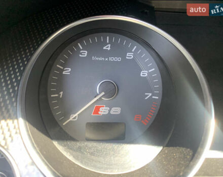 Черный Ауди С8, объемом двигателя 5.2 л и пробегом 270 тыс. км за 12999 $, фото 36 на Automoto.ua