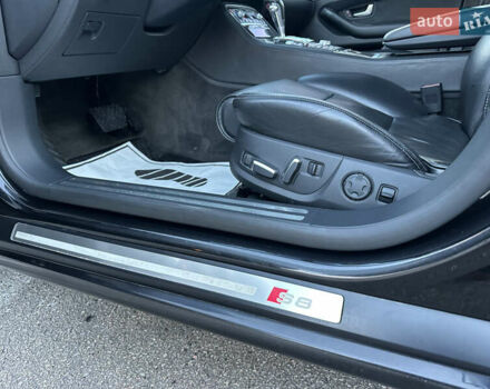 Ауди С8 2007 в Киеве на Automoto.ua Черный Ауди С8, объемом двигателя 5.2 л и пробегом 150 тыс. км за 14990 $, фото 15 на Automoto.ua