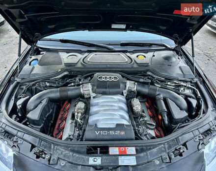 Ауди С8 2007 в Киеве на Automoto.ua Черный Ауди С8, объемом двигателя 5.2 л и пробегом 150 тыс. км за 14990 $, фото 4 на Automoto.ua