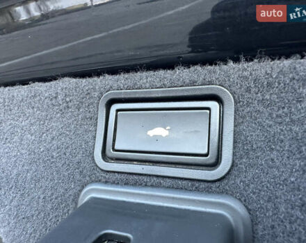 Ауди С8 2007 в Киеве на Automoto.ua Черный Ауди С8, объемом двигателя 5.2 л и пробегом 150 тыс. км за 14990 $, фото 68 на Automoto.ua