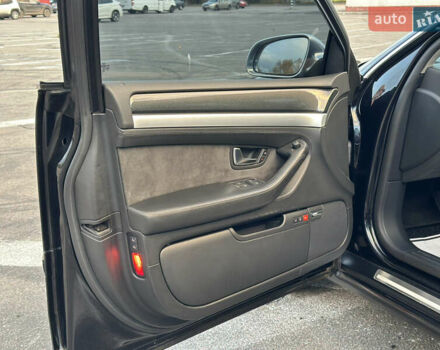 Ауди С8 2007 в Киеве на Automoto.ua Черный Ауди С8, объемом двигателя 5.2 л и пробегом 150 тыс. км за 14990 $, фото 60 на Automoto.ua