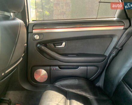 Черный Ауди С8, объемом двигателя 5.2 л и пробегом 270 тыс. км за 12999 $, фото 18 на Automoto.ua