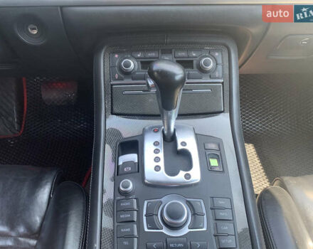 Черный Ауди С8, объемом двигателя 5.2 л и пробегом 270 тыс. км за 12999 $, фото 23 на Automoto.ua