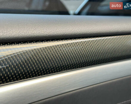 Ауди С8 2007 в Киеве на Automoto.ua Черный Ауди С8, объемом двигателя 5.2 л и пробегом 150 тыс. км за 14990 $, фото 58 на Automoto.ua