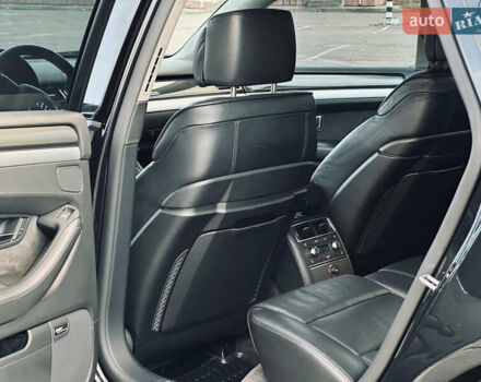 Ауди С8 2007 в Киеве на Automoto.ua Черный Ауди С8, объемом двигателя 5.2 л и пробегом 150 тыс. км за 14990 $, фото 47 на Automoto.ua