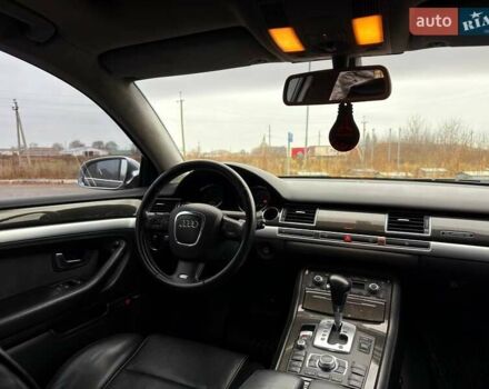Черный Ауди С8, объемом двигателя 5.2 л и пробегом 153 тыс. км за 22777 $, фото 25 на Automoto.ua