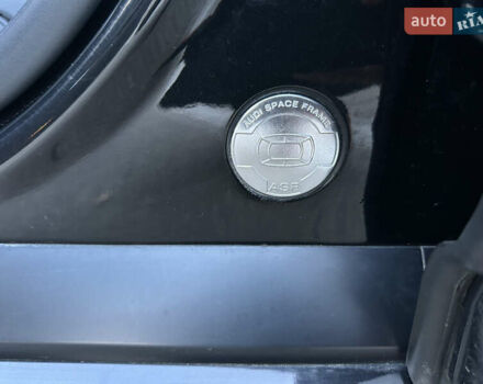 Ауди С8 2007 в Киеве на Automoto.ua Черный Ауди С8, объемом двигателя 5.2 л и пробегом 150 тыс. км за 14990 $, фото 62 на Automoto.ua