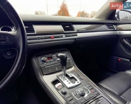 Черный Ауди С8, объемом двигателя 5.2 л и пробегом 153 тыс. км за 22777 $, фото 16 на Automoto.ua