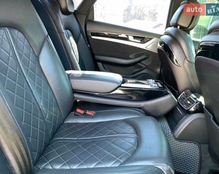 Ауди С8 2013 в Виннице на Automoto.ua Черный Ауди С8, объемом двигателя 4 л и пробегом 218 тыс. км за 22590 $, фото 43 на Automoto.ua