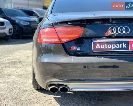 Ауди С8 2013 в Виннице на Automoto.ua Черный Ауди С8, объемом двигателя 4 л и пробегом 218 тыс. км за 22590 $, фото 13 на Automoto.ua