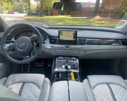 Черный Ауди С8, объемом двигателя 4 л и пробегом 57 тыс. км за 4100 $, фото 5 на Automoto.ua