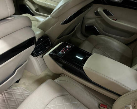 Черный Ауди С8, объемом двигателя 4 л и пробегом 205 тыс. км за 34000 $, фото 21 на Automoto.ua