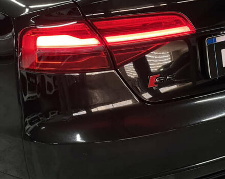 Черный Ауди С8, объемом двигателя 4 л и пробегом 205 тыс. км за 34000 $, фото 11 на Automoto.ua